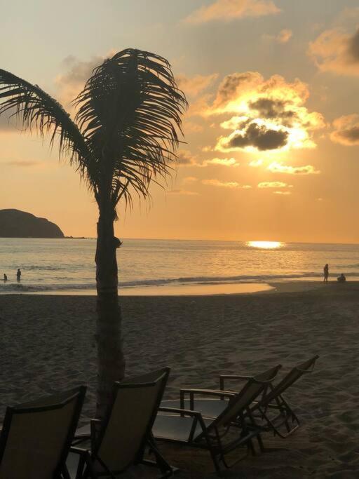 Bay View Grand Marina Ixtapa condo en pie de playa Exterior foto