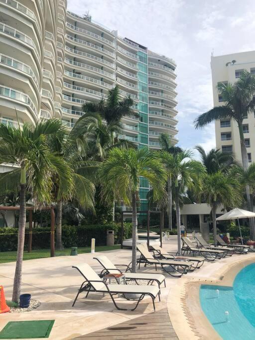 Bay View Grand Marina Ixtapa condo en pie de playa Exterior foto