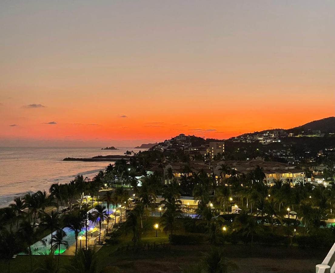 Bay View Grand Marina Ixtapa condo en pie de playa Exterior foto