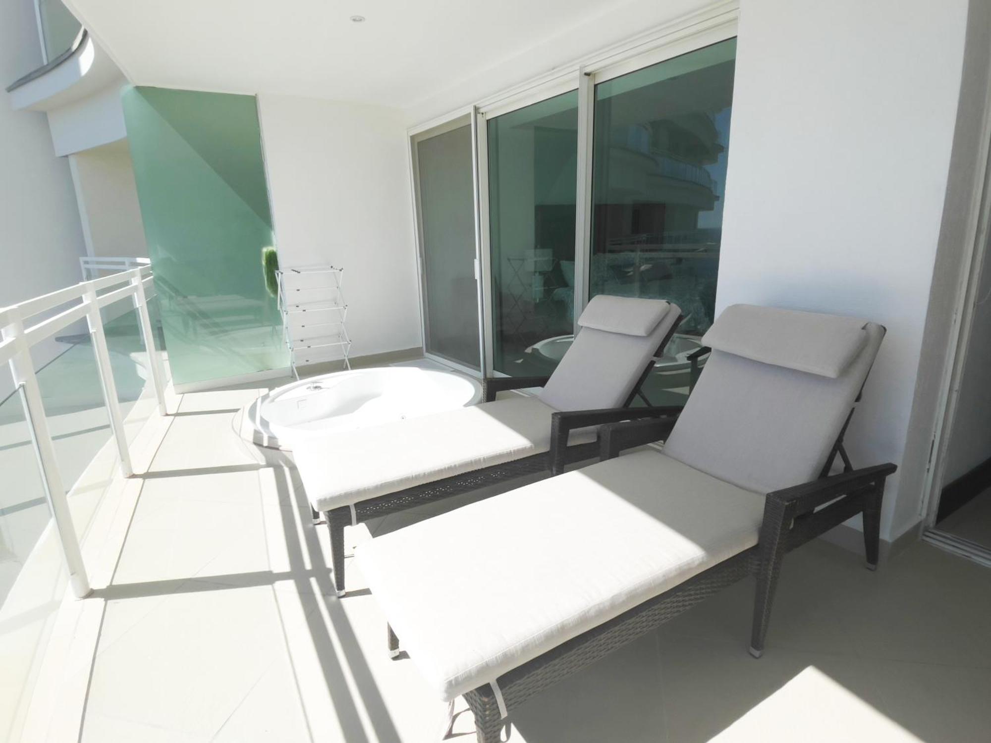 Bay View Grand Marina Ixtapa condo en pie de playa Exterior foto