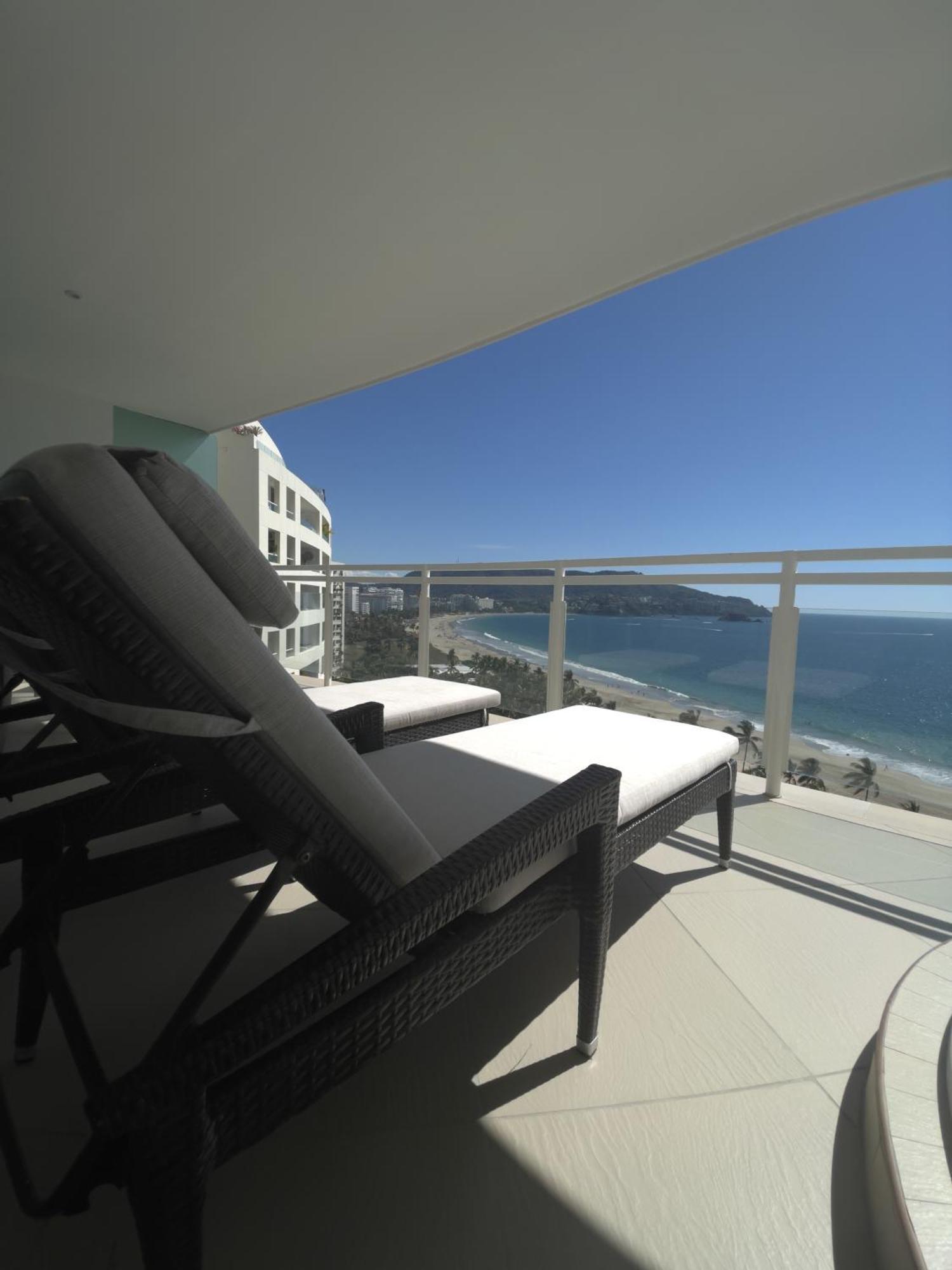 Bay View Grand Marina Ixtapa condo en pie de playa Exterior foto